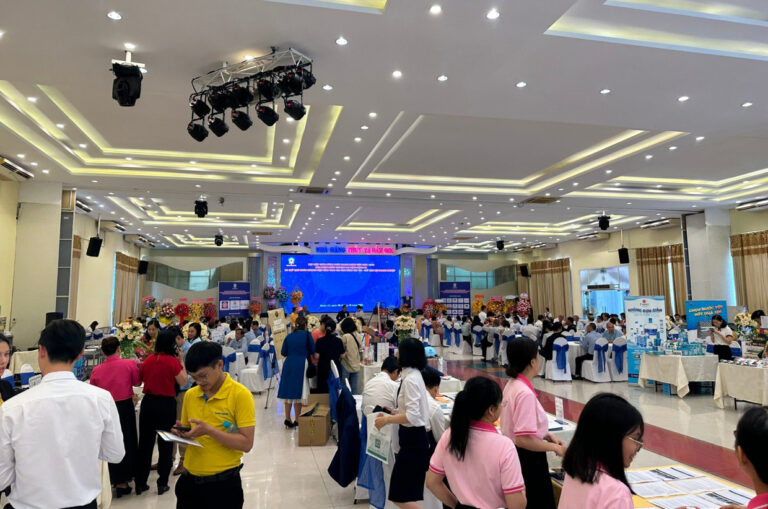 Từ 01/01/2026, thu nhập từ kinh doanh trên 200 triệu/năm đồng mới phải nộp thuế thu nhập cá nhân